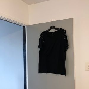 Size 1X Cold Shoulder tshirt